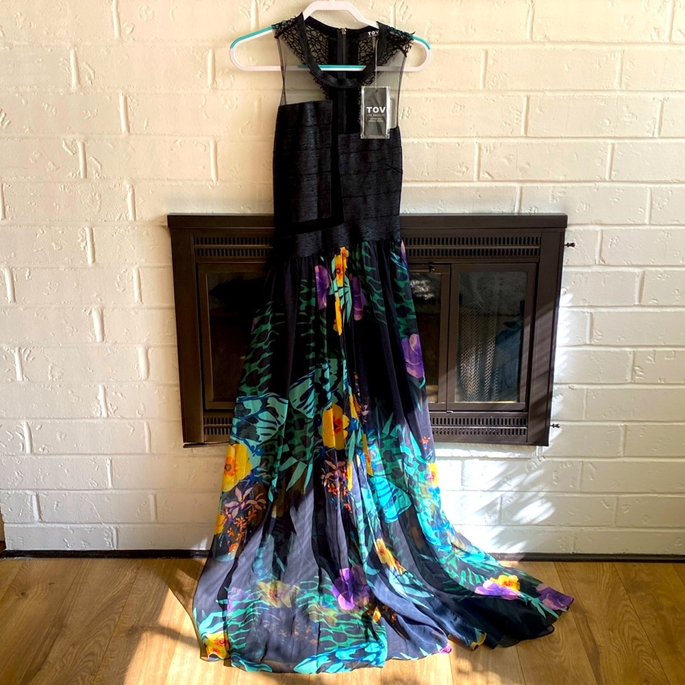 NWT - TOV Ladies Floral Maxi Dress